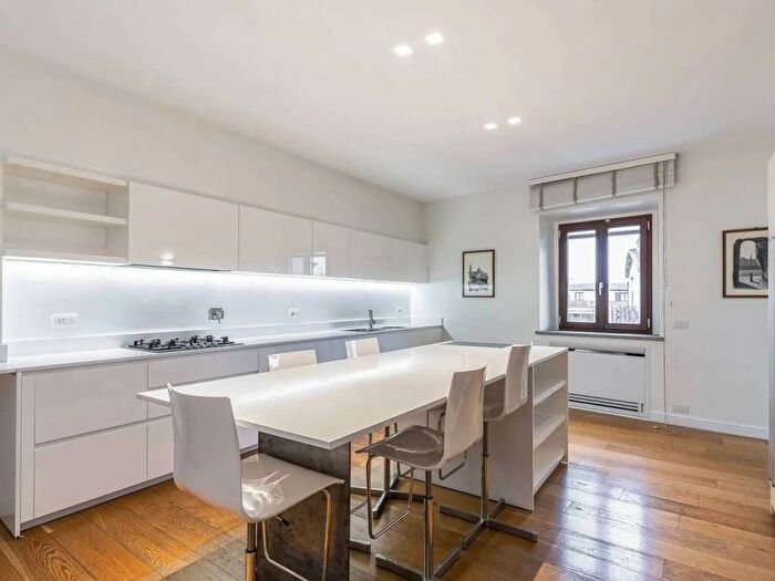 Casa con 5 locali in affitto in Via Porta Rossa, Piazza della Repubblica, Firenze