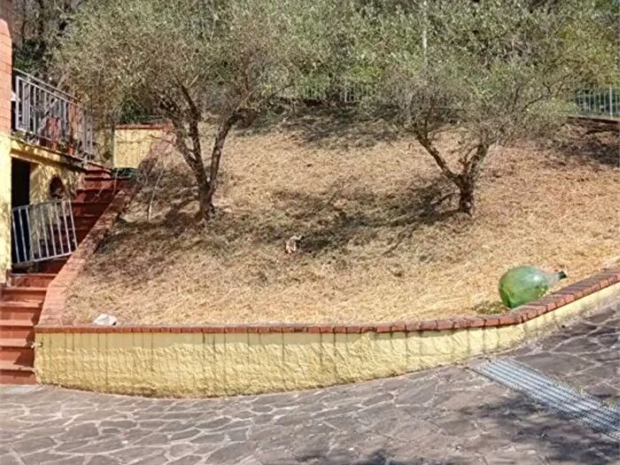 Casa con 5 locali in vendita in Fosdinovo