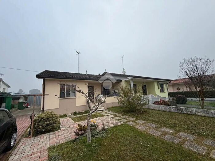 Casa con 5 locali in vendita in Via Molinella, Piombino Dese