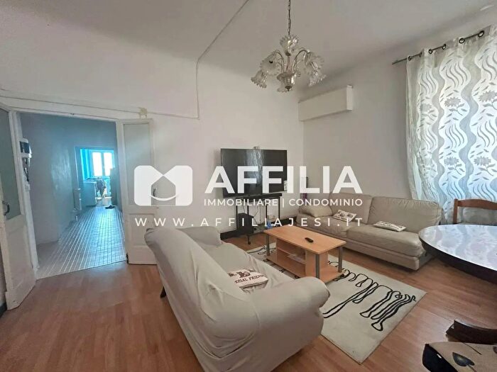 Appartamento con 7 locali in vendita in Via Ferranti, Cupramontana