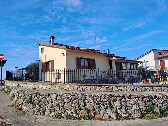 Casa con 10 locali in vendita in Str Provinciale, Amelia