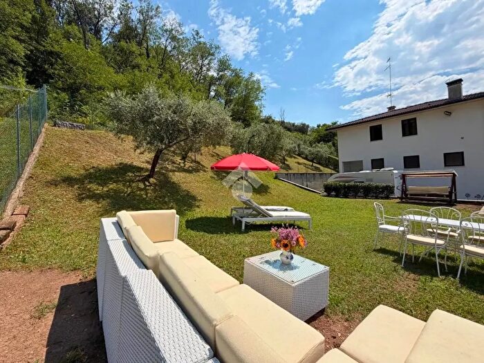 Casa trilocale in vendita in Via d Alighieri, Romano D'Ezzelino
