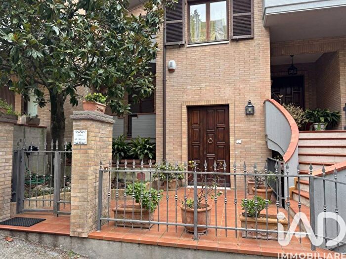 Appartamento trilocale in affitto in Via Montefanese, Centro, Osimo