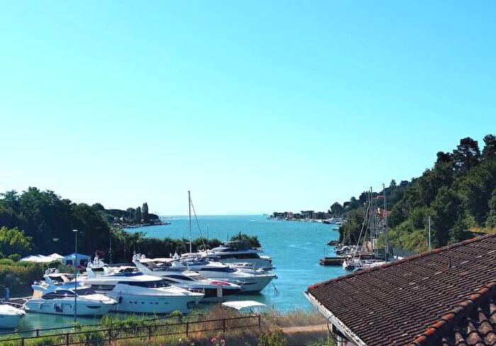 Appartamento quadrilocale in vendita in Via Persio, Ameglia