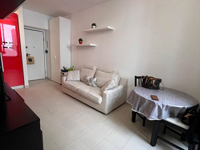 Appartamento bilocale in affitto in Via Mercato, Cadorna Castello, Milano