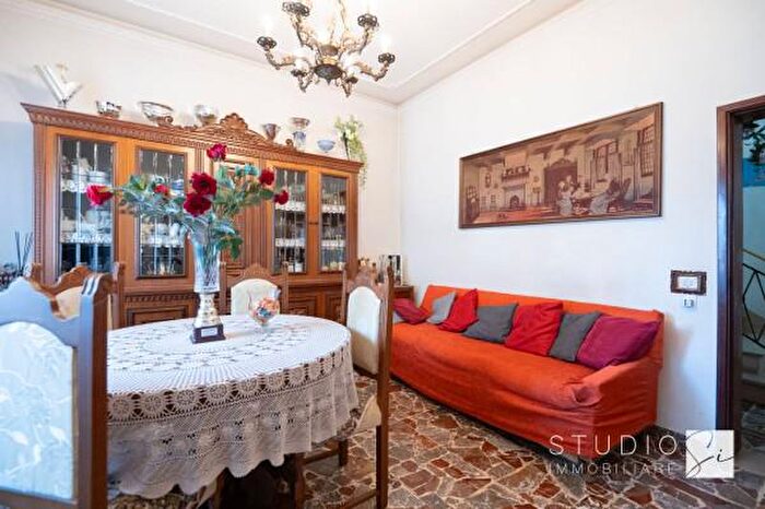 Casa con 6 locali in vendita in Via Torquato Tasso, Quarrata