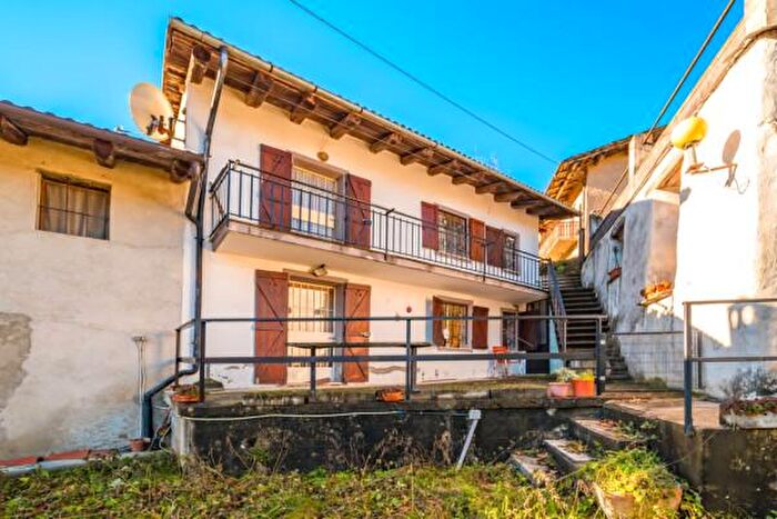 Casa trilocale in vendita in Frazione Santa Lucia, Monterosso Grana