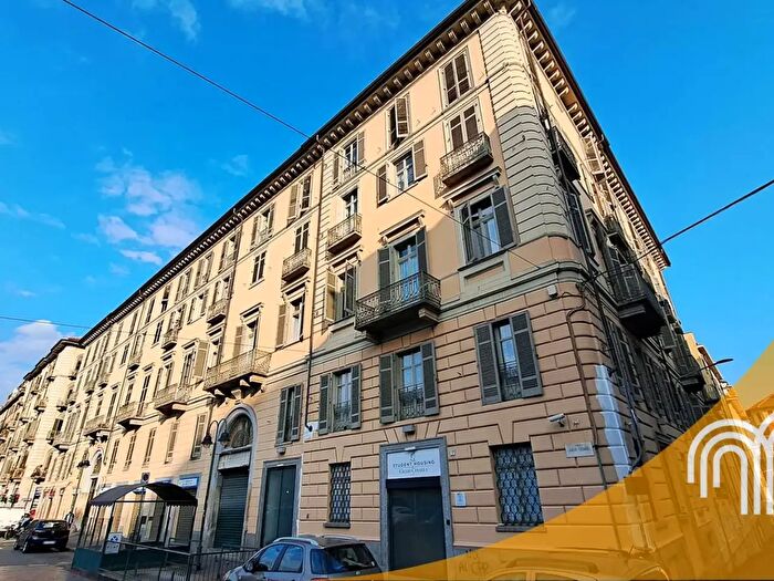 Appartamento trilocale in vendita in Corso Giulio Cesare, Torino
