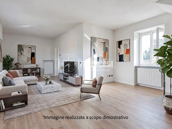 Casa quadrilocale in vendita in Via Lagone, Borgomanero