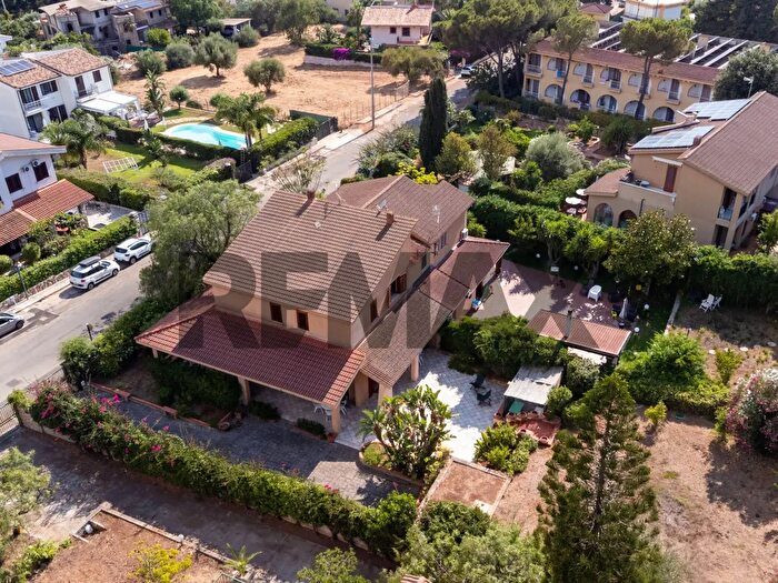 Appartamento con 6 locali in vendita in Terrasini