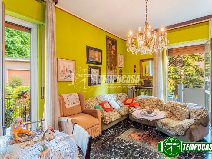 Appartamento trilocale in vendita in Via Valassina V, Milano