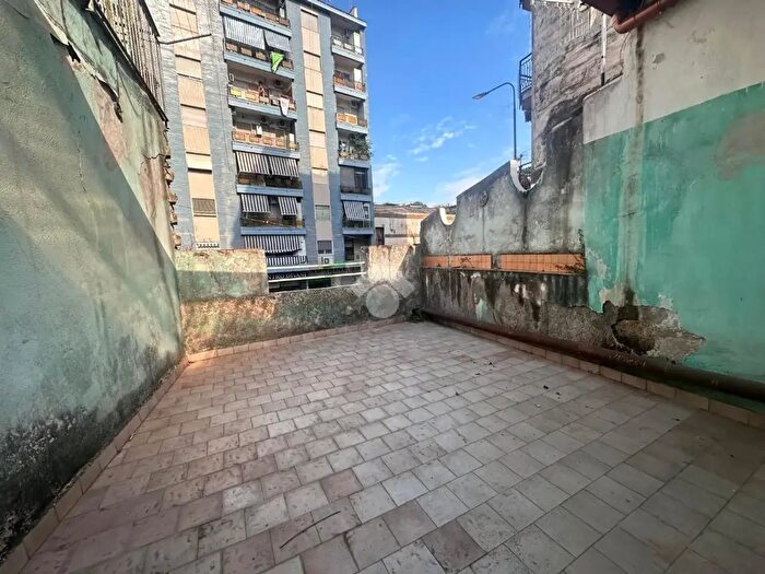 Appartamento bilocale in vendita in Via Ss Giovanni E Paolo, Napoli