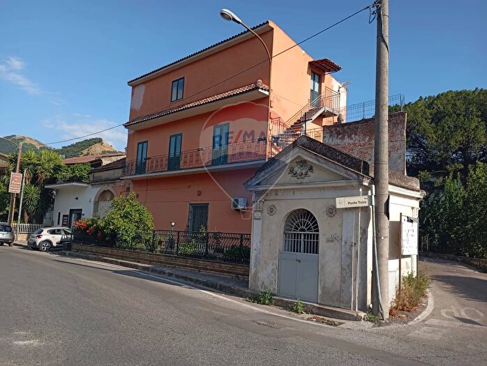 Casa con 9 locali in vendita in Via Ponte Trave, San Felice A Cancello