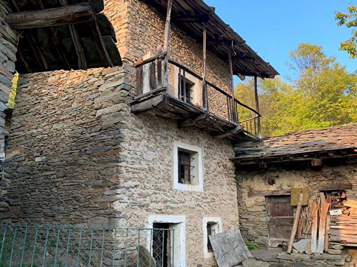 Casa con 7 locali in vendita in Brossasco Borgata Fasciot, Brossasco