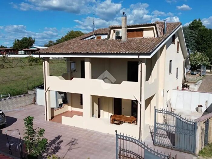 Casa quadrilocale in vendita in Colle Vallerano, Valmontone