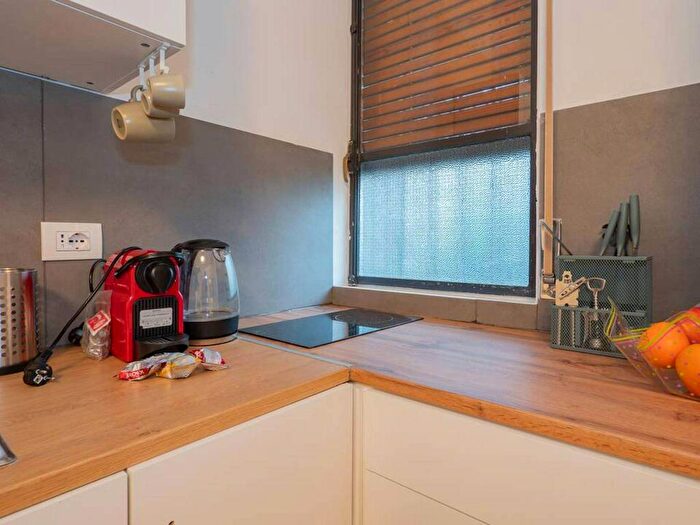 Appartamento monolocale in affitto in Via Cesare Balbo, Bocconi, Milano