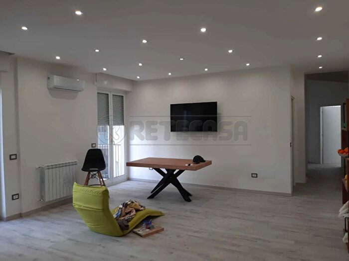 Appartamento con 6 locali in vendita in Piazza della Repubblica, Siracusa