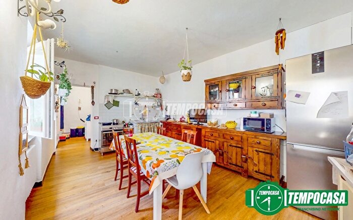 Casa con 5 locali in vendita in Via Porta Leone, Capriata DOrba