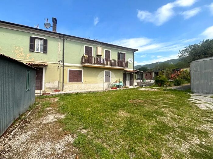 Appartamento trilocale in vendita in Via a Gramsci, San Gemini