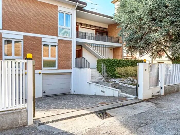 Appartamento con 6 locali in vendita in Viale Venezia, Bassano Del Grappa