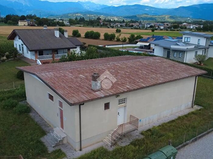 Appartamento quadrilocale in vendita in Via G Cencigh, Reana del Rojale