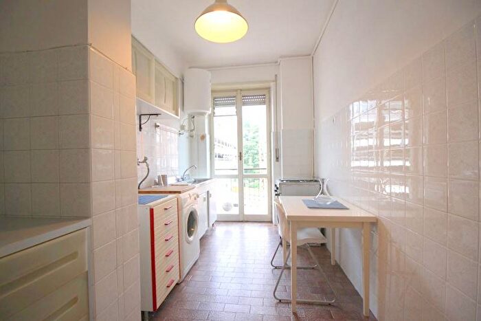 Appartamento trilocale in affitto in Via Lodovico Muratori, Porta Romana Medaglie dOro, Milano