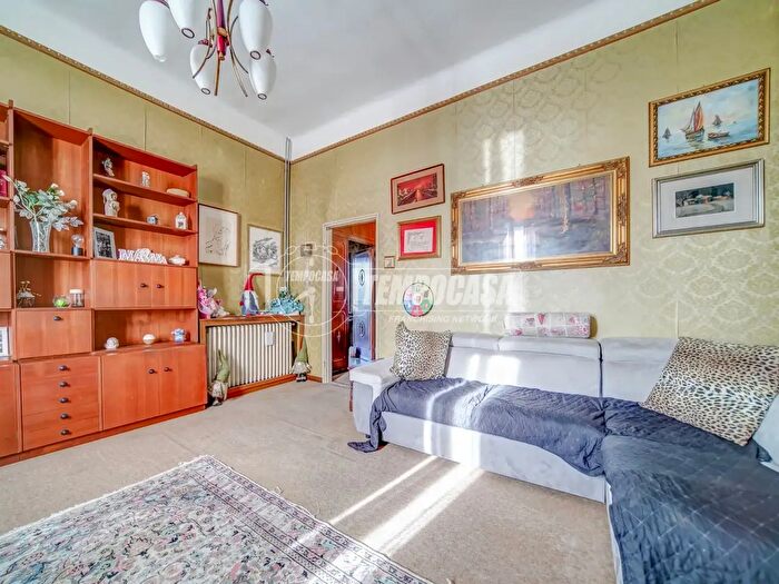 Casa quadrilocale in vendita in Via Libertà, Samarate