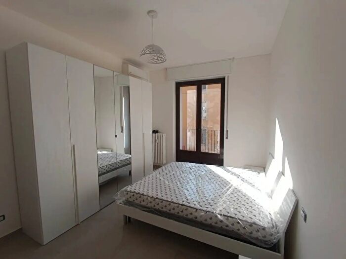 Appartamento trilocale in affitto in Via Antonio Fogazzaro, Milano