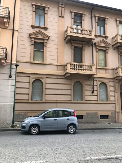 Appartamento con 5 locali in vendita in Via Parodi, Casale Monferrato