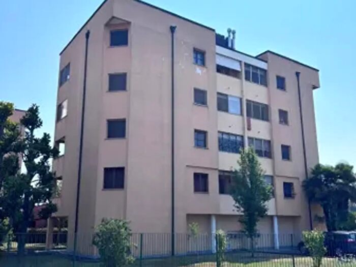 Appartamento quadrilocale in vendita in Via Aldo Moro B, Tavazzano Con Villavesco