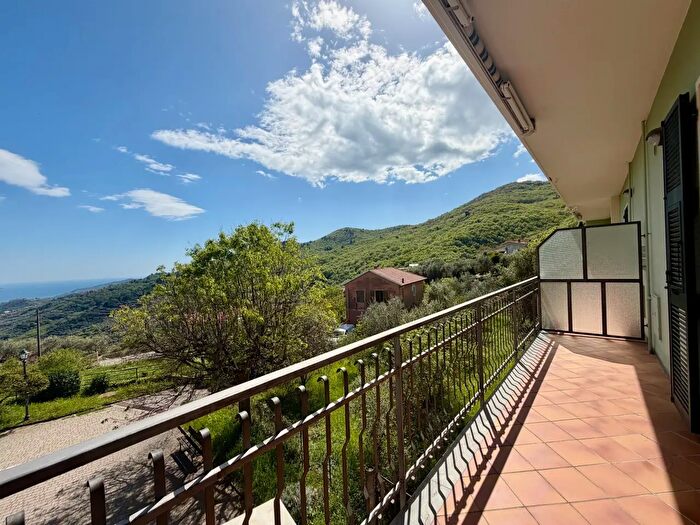 Appartamento bilocale in vendita in Via San Bernardo, Diano Arentino