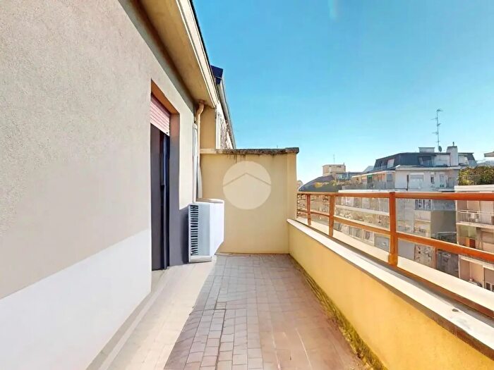 Appartamento trilocale in vendita in Via Valazze, Milano