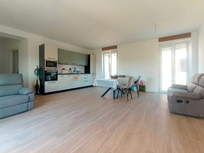 Appartamento con 5 locali in affitto in Via Trento, Centro, Macerata