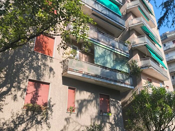 Appartamento trilocale in vendita in Via Ulisse Salis, Milano