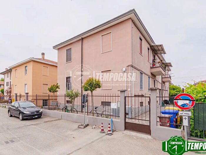 Appartamento bilocale in vendita in Via Mincio, Pavia