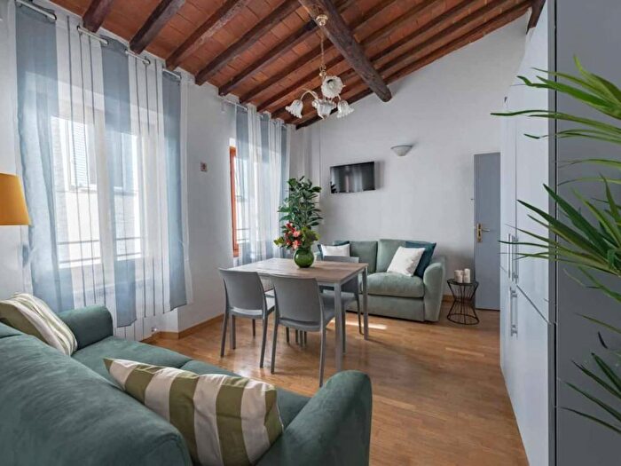 Appartamento bilocale in affitto in Piazza di Santa Maria Novella, Santa Maria Novella, Firenze