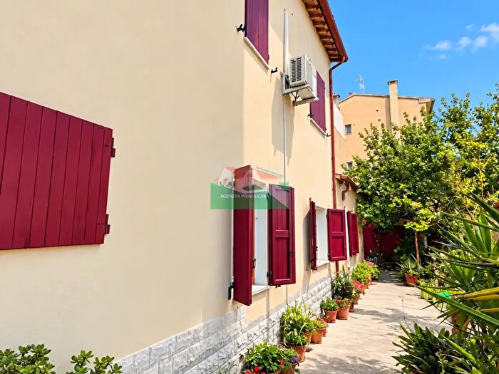 Casa con 6 locali in vendita in Via Sebastiano Fusconi, Ravenna