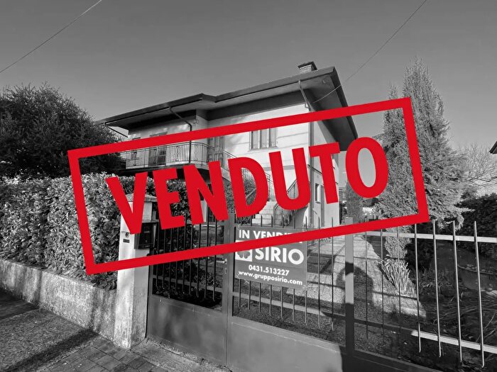 Casa con 8 locali in vendita in Via della Vicinia, Palazzolo Dello Stella