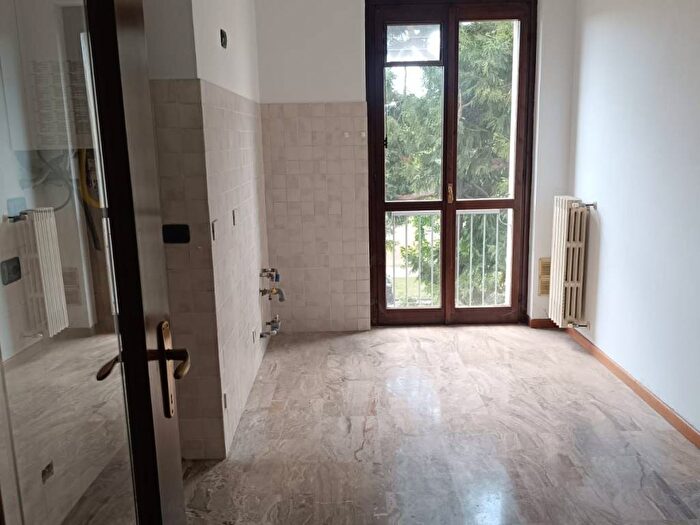 Appartamento trilocale in affitto in Centro, Urgnano