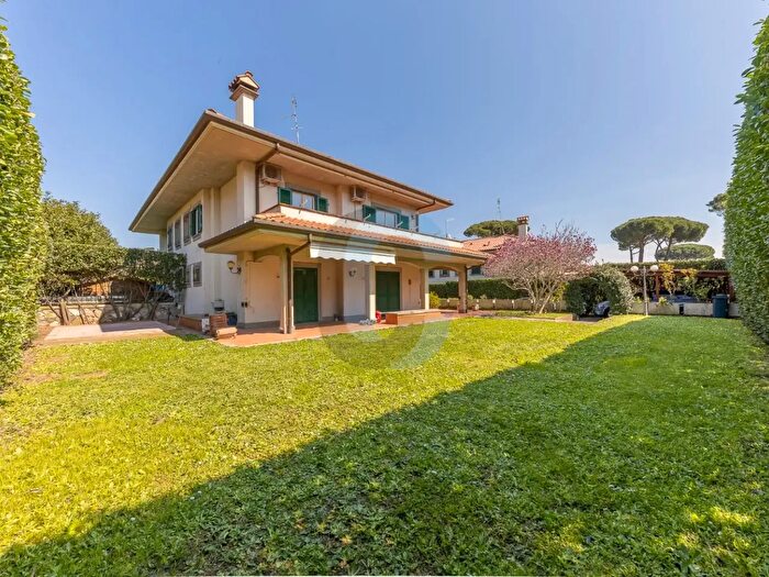Casa con 6 locali in vendita in Via Maggio, Grottaferrata