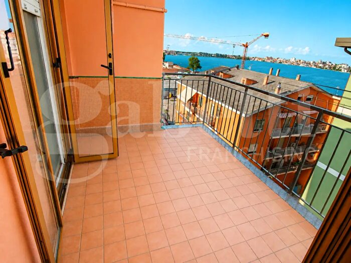 Appartamento con 5 locali in vendita in Borgo S Giovanni Via Granatieri Sardegna, Chioggia