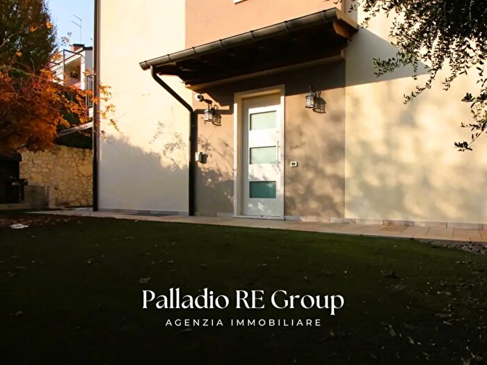 Casa con 6 locali in vendita in Via Europa, Altavilla Vicentina