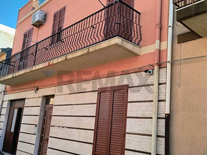 Casa con 10 locali in vendita in Via Enrico Toti, Ispica