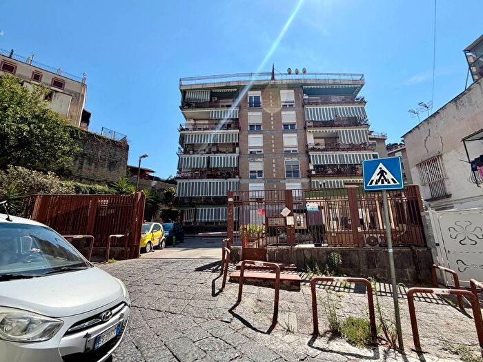 Appartamento quadrilocale in affitto in Vico Sant'Eframo Vecchio, San Carlo All'Arena, Napoli