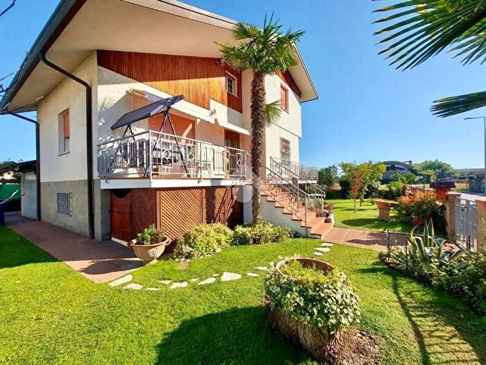 Case in Vendita e in Affitto - 2