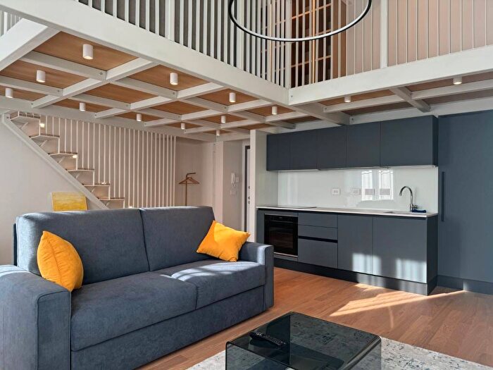 Appartamento trilocale in affitto in Via San Lazzaro, Borgo Teresiano, Trieste