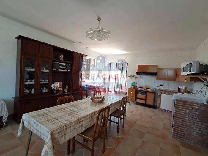 Casa quadrilocale in vendita in Contrada Sparacio, Assoro