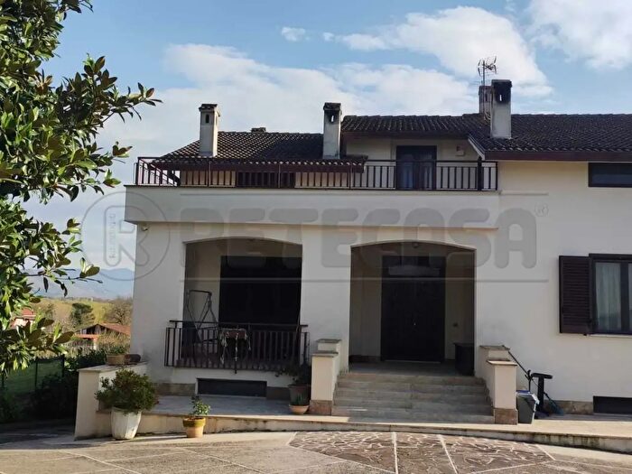 Casa con 6 locali in vendita in Via Valente, Cassino