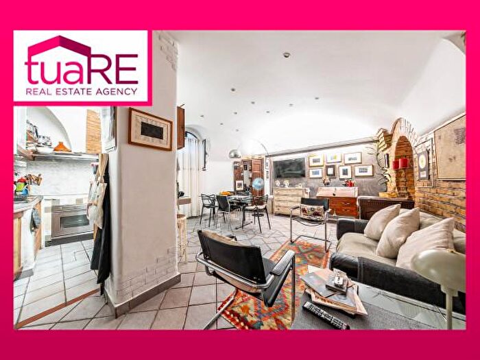 Appartamento trilocale in vendita in Vicolo del Bologna, Roma