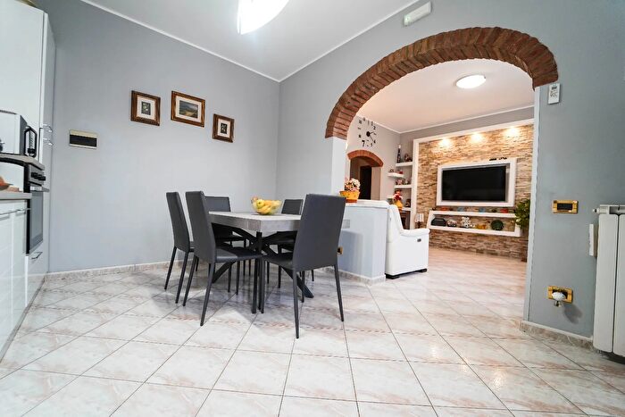 Appartamento trilocale in vendita in Via di Ripa, Empoli